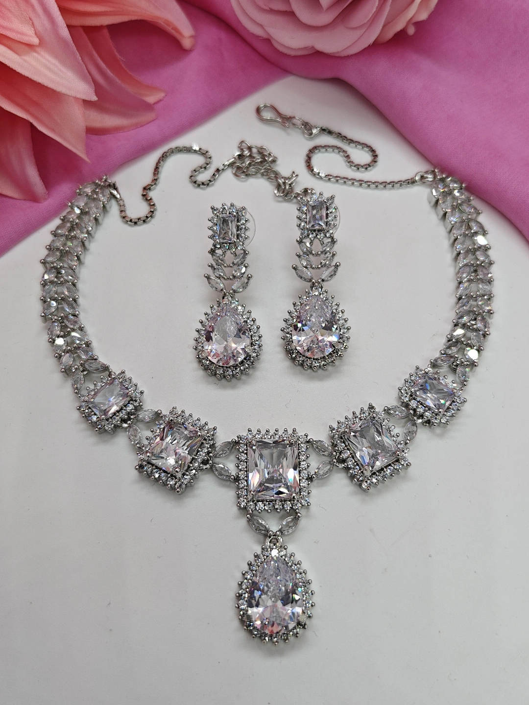 AD Choker Set #AD014 (Diamond White)